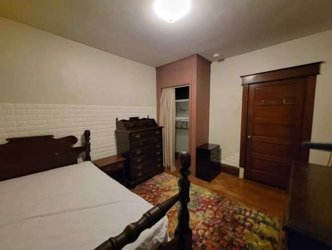 STACEY's room