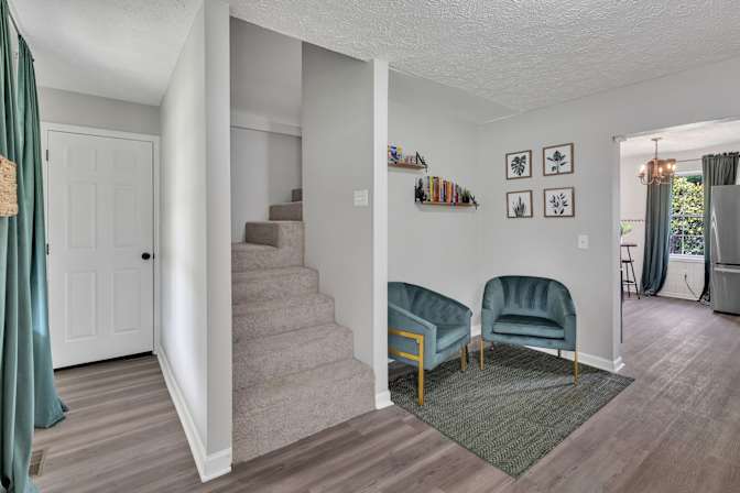 lifedoorrentals's room