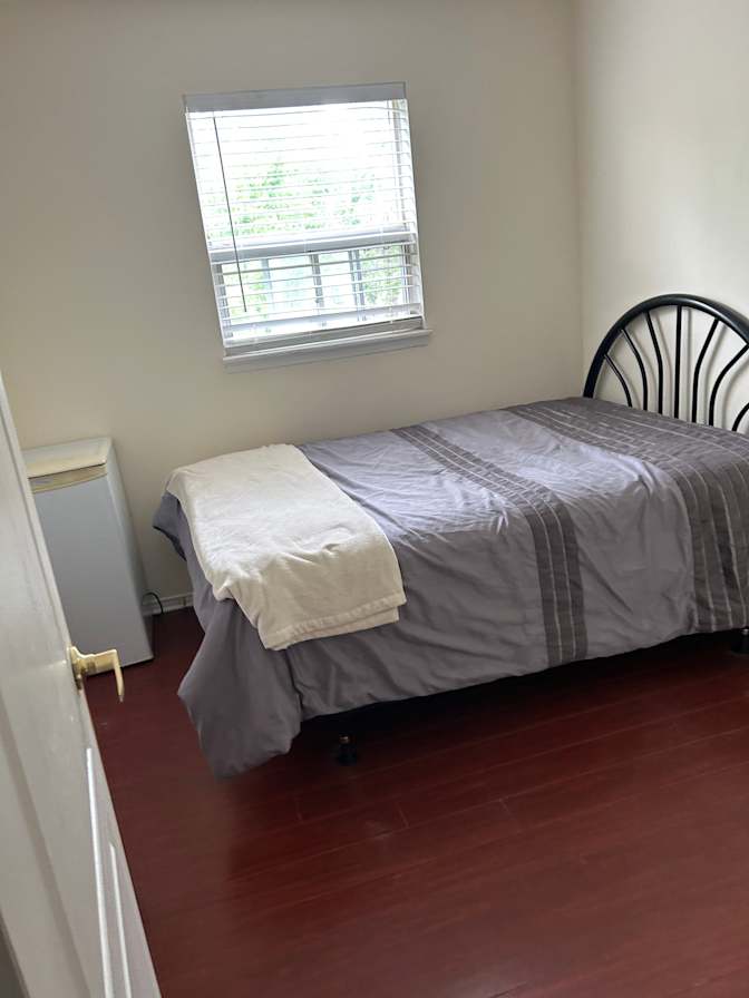Moe's room