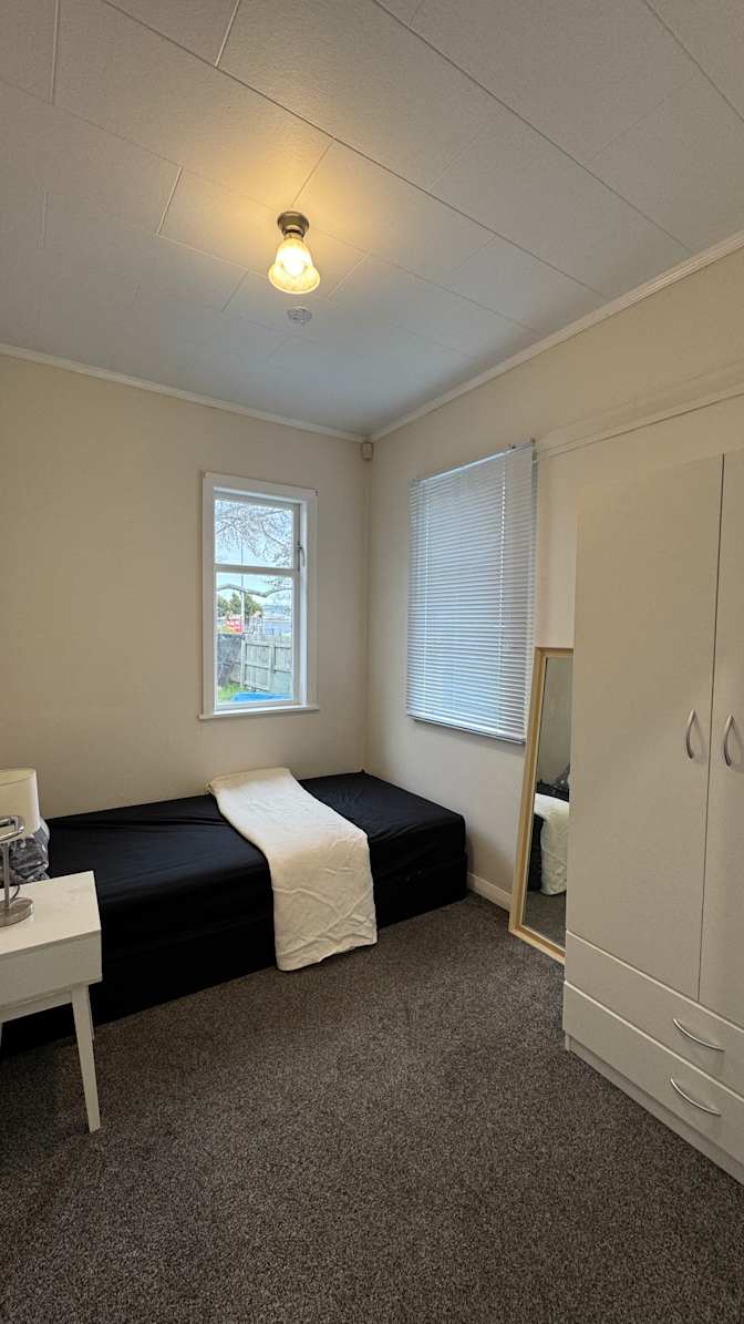 Sunny Ngo's room