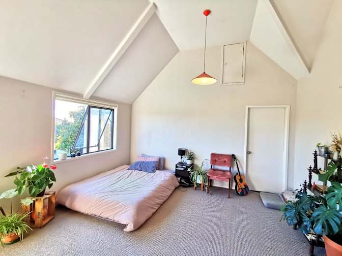 Gal's room