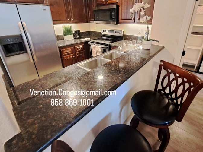 Venetian Condos's room