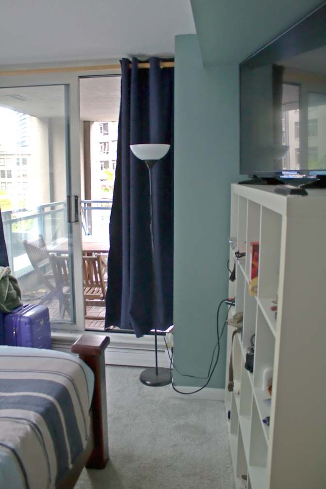 Toyo's room