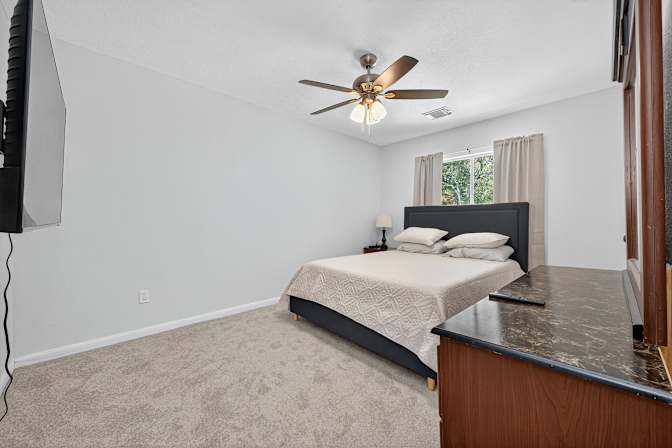 Wilson Realty & Investment Group's room