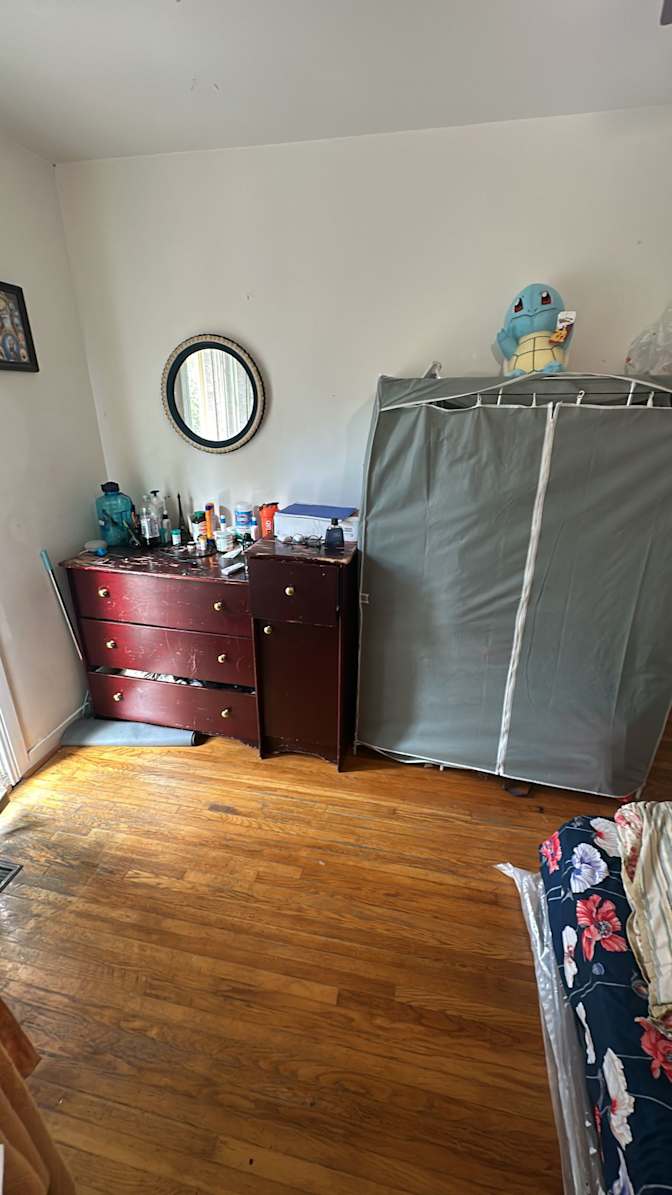 BILL's room