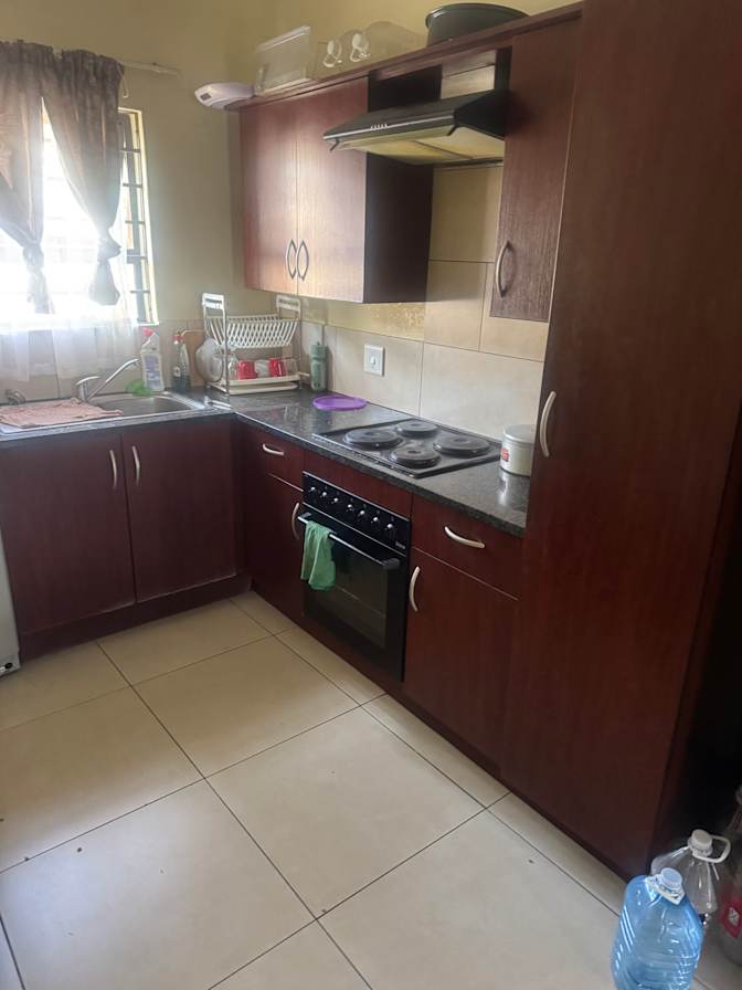 Mike Nails's room