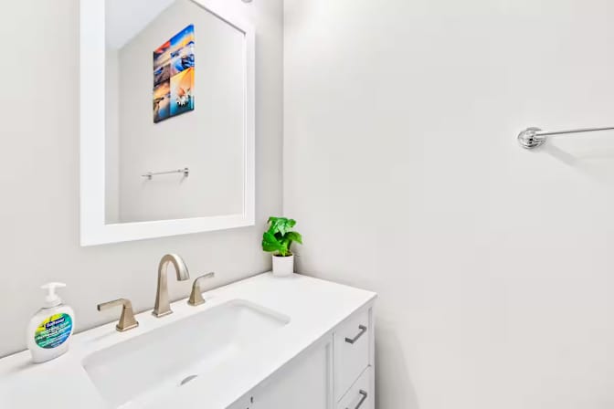 Alcove Rooms's room