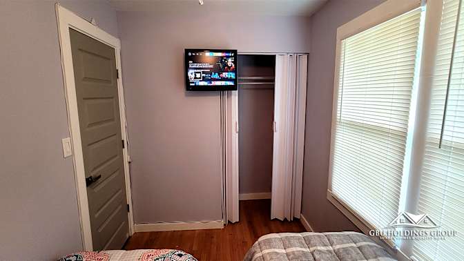 GBU Holdings Group's room