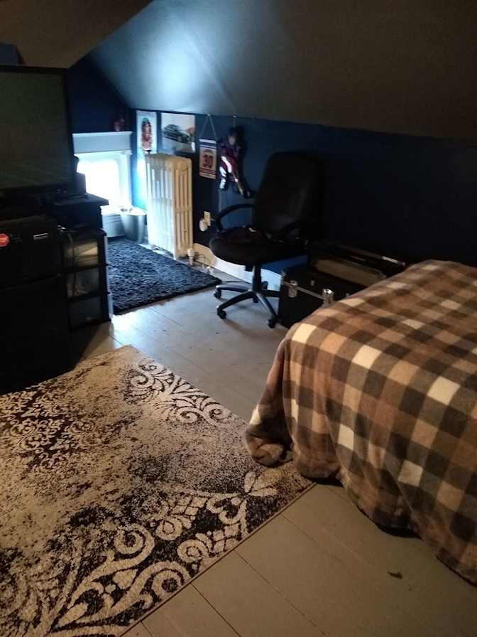 Yong's room
