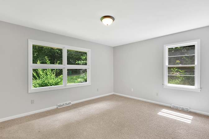 lifedoorrentals's room