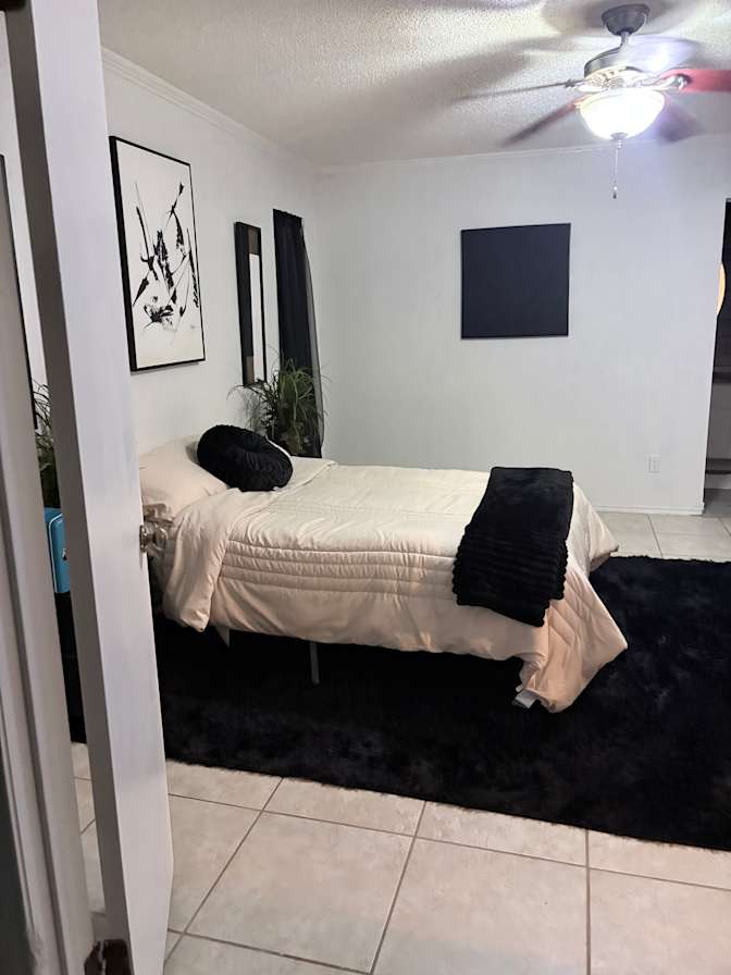 Carla's room