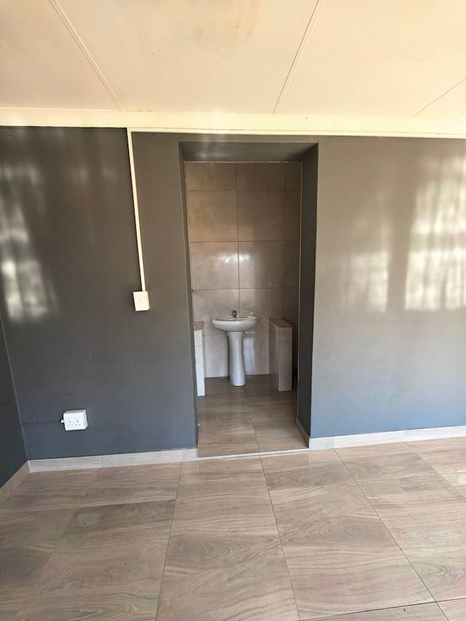 Tshikani's room