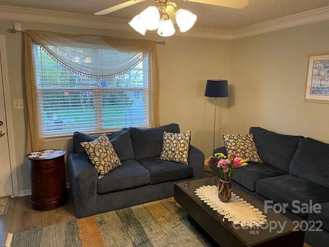 Alcove Rooms's room