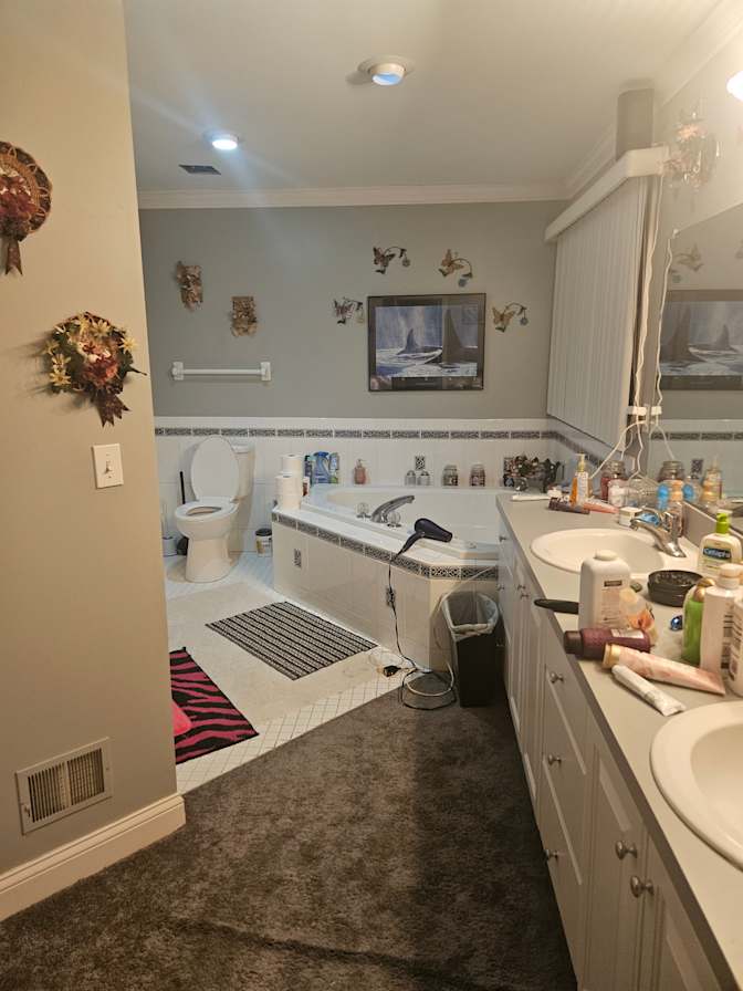 Debra L Kudrycki's room
