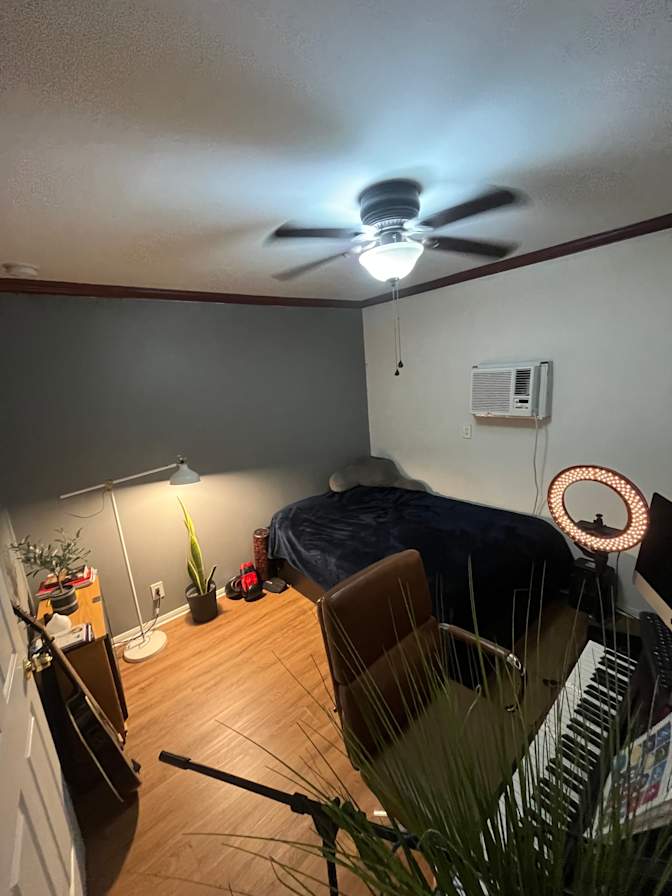 Ron's room