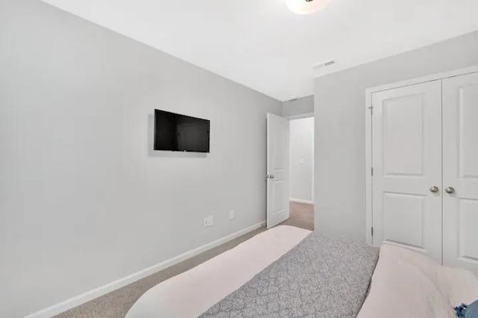 Alcove Rooms's room
