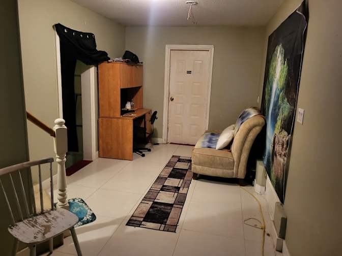 Eddy's room