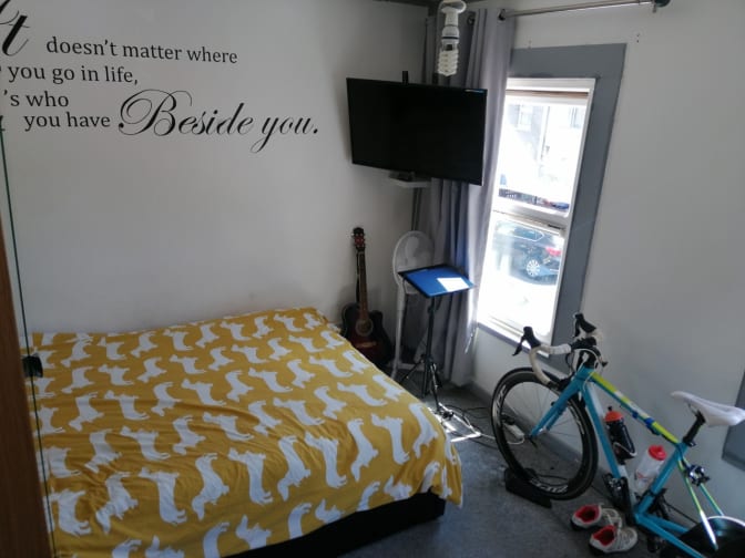 ALISHA ANGELA's room