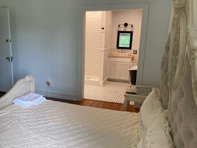 Avenue's room