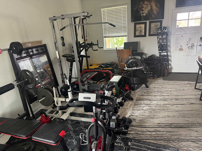 dongbum shin's room