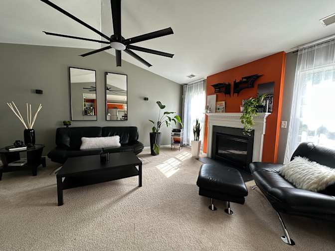 Alcove Rooms's room