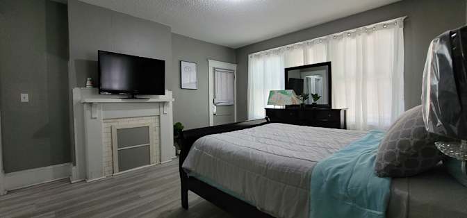 GBU Holdings Group's room
