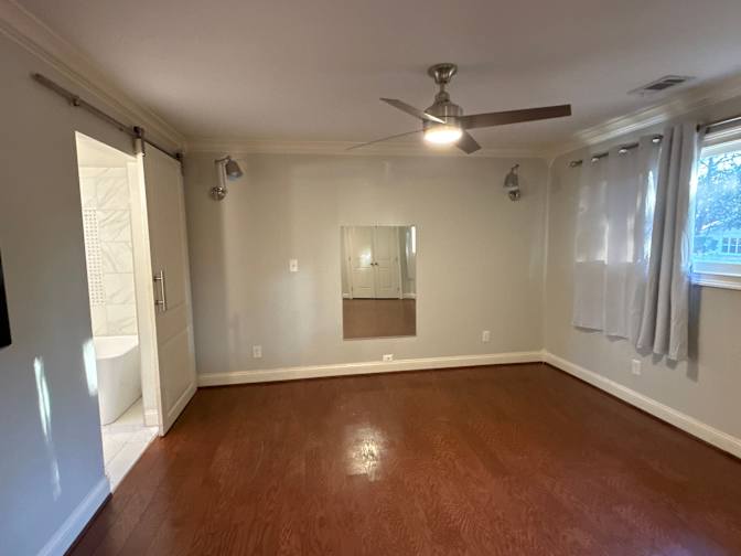 Alcove Rooms's room