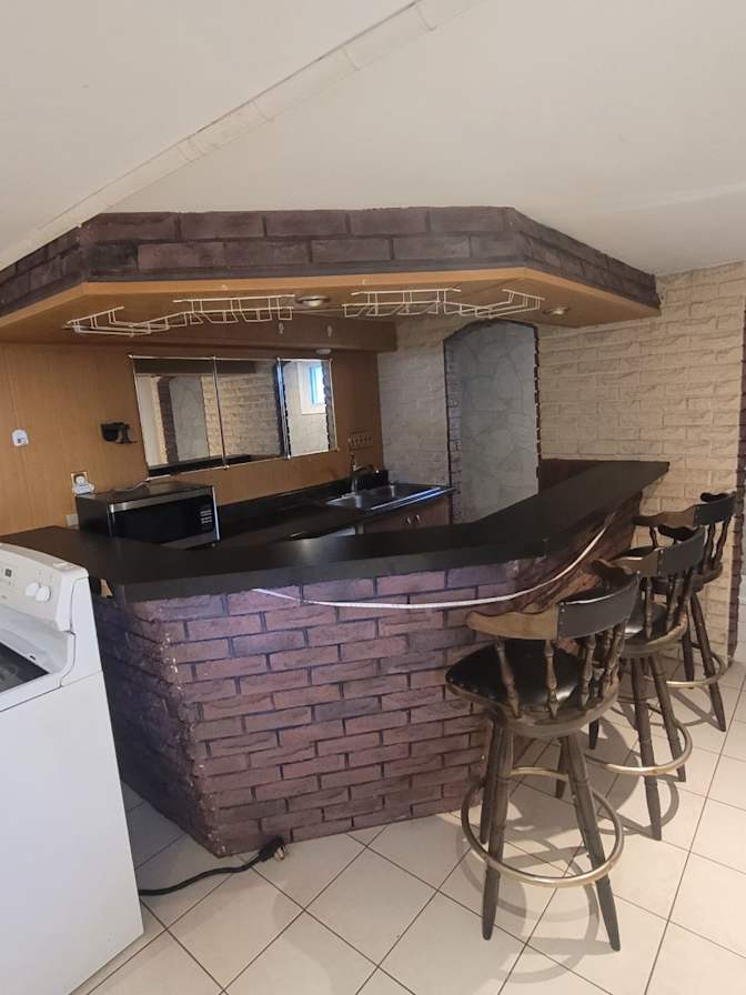 Hamidreza Khederzadeh's room