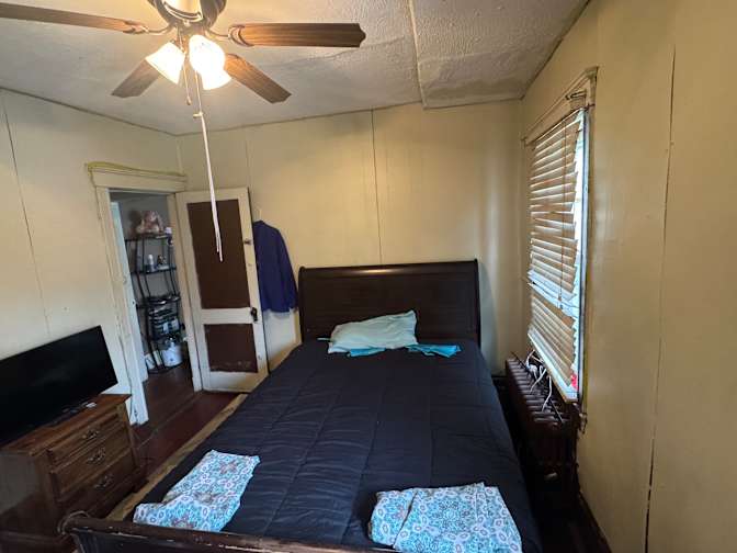 eddie's room