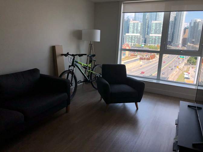 Luis's room