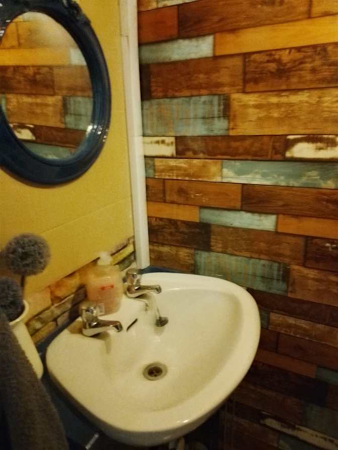Synthiea Doolan's room