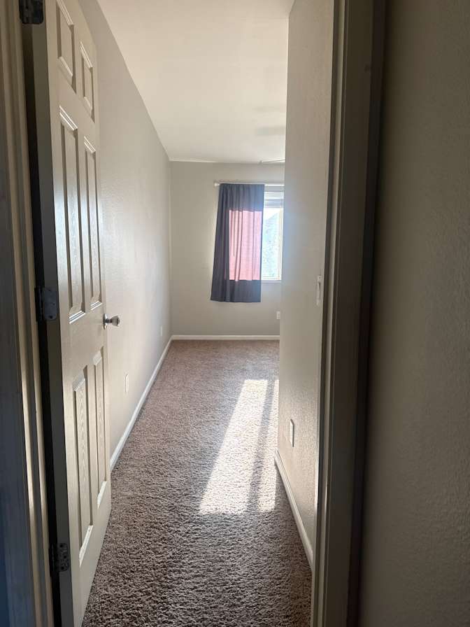 LuxeRealestate's room