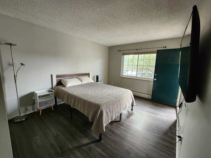 THALIA MORALES's room