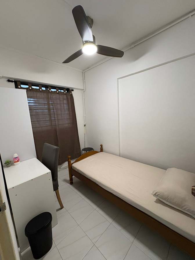 Khai Hung's room