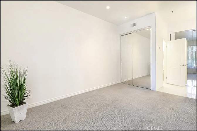 Mazyar's room