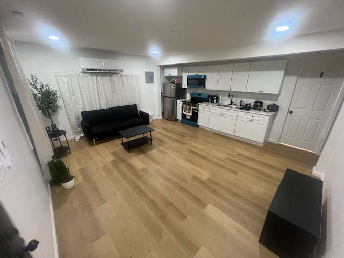 Leslie's room