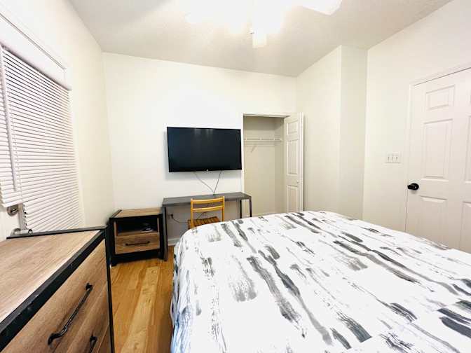 Jun's room