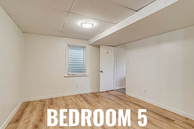 HomeCrew's room