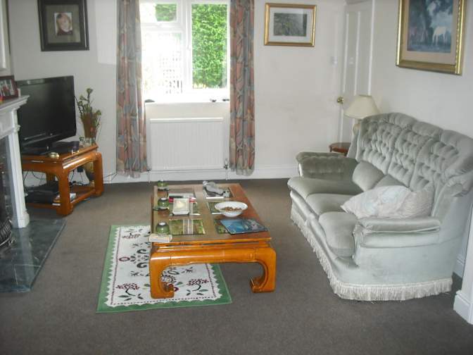 RICHARD HNAT's room