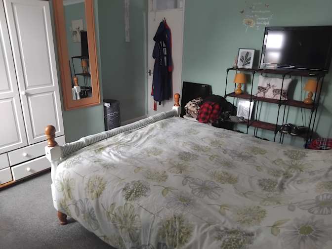 Mr Mark a shone's room