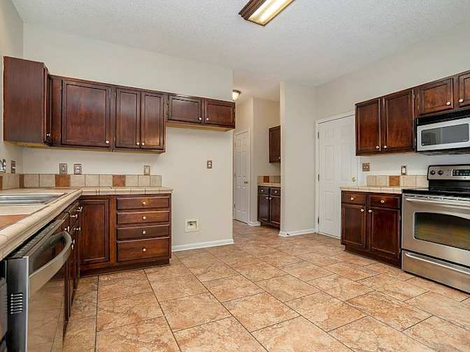 lifedoorrentals's room
