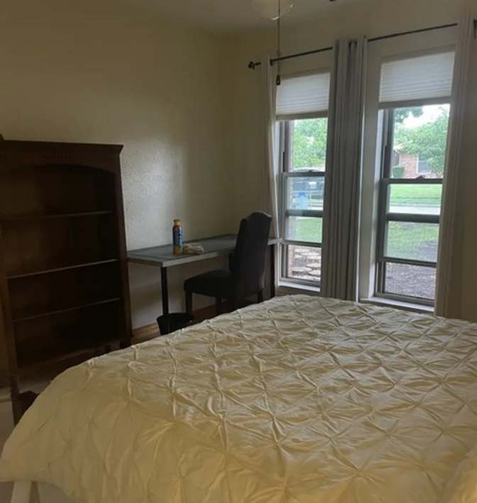 Leona's room