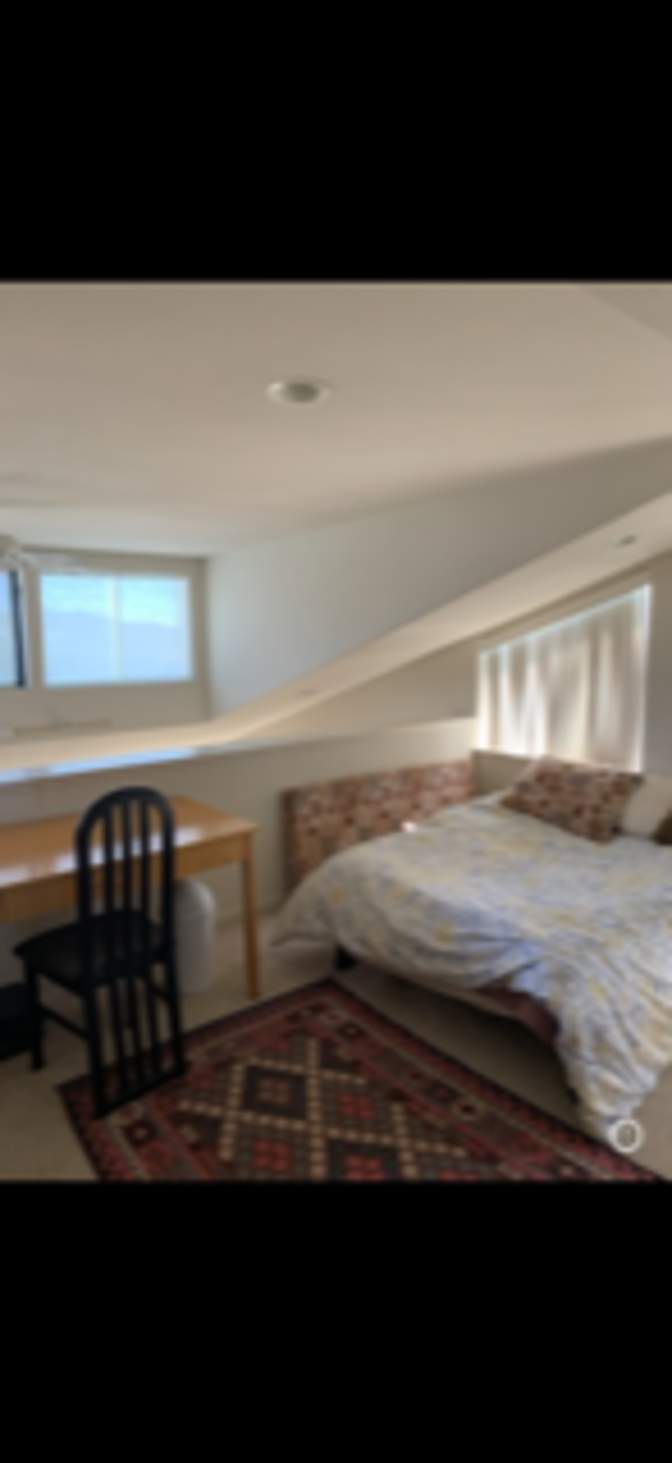 Mahdokht's room
