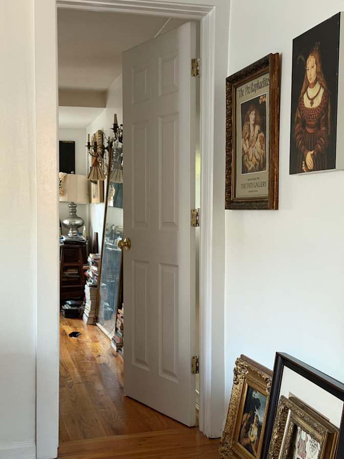 Leksa's room