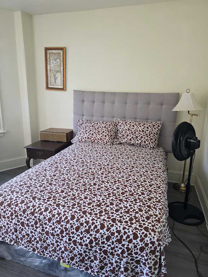 Shakoor's room