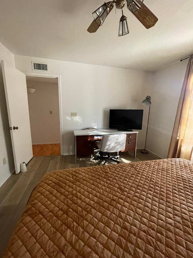 Alli's room