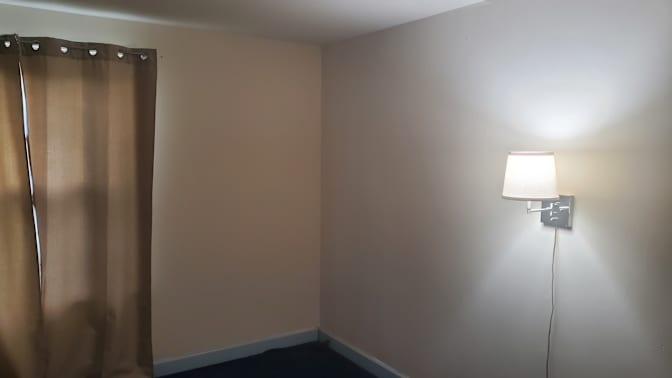 Enrique's room