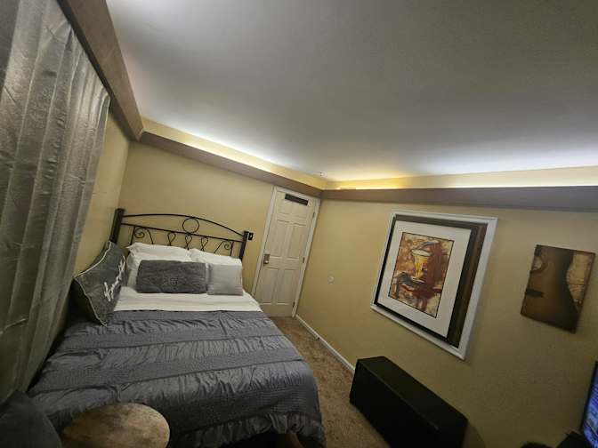 Floralhomesweethome's room