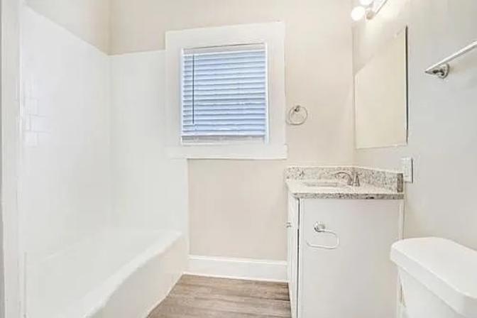 Alcove Rooms's room