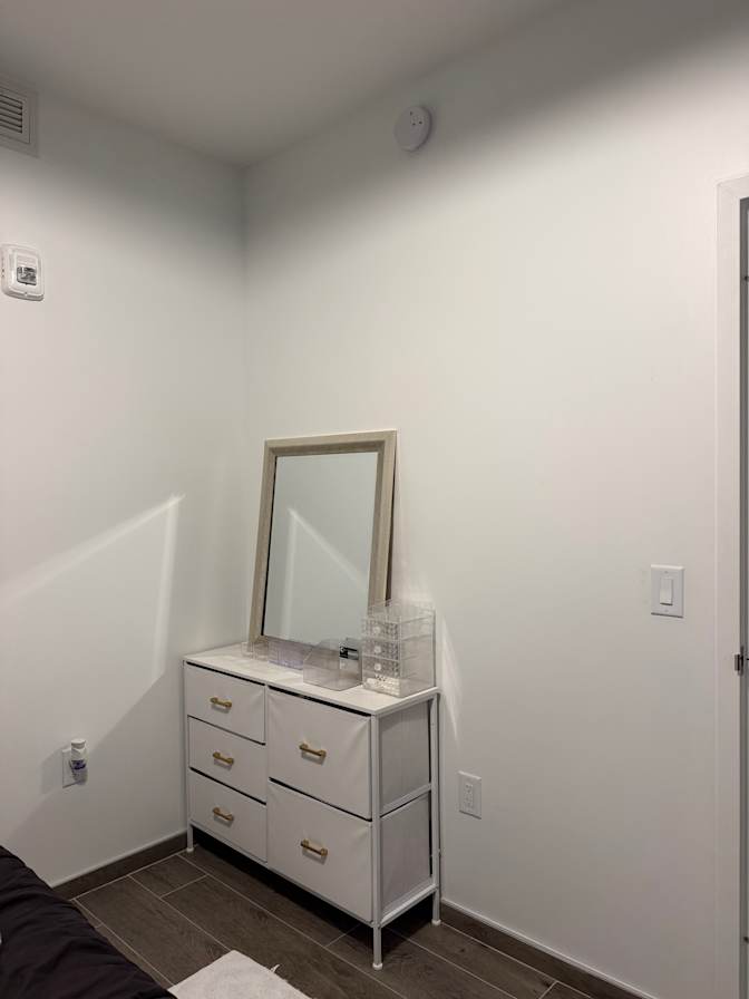 Paras's room